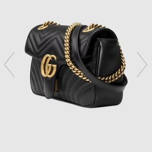 Gucci- GG Marmont small matelassé shoulder bag
